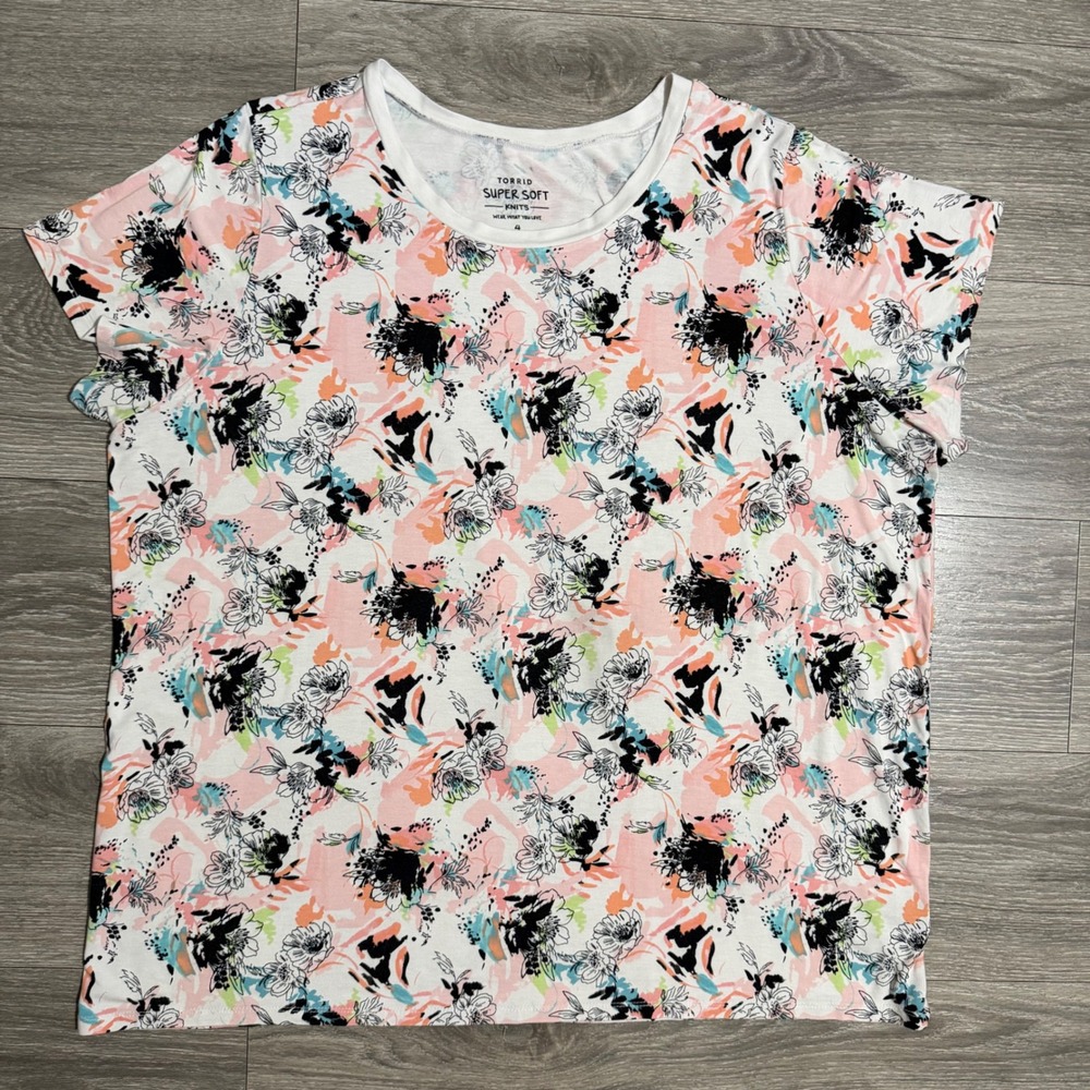 Torrid Super Soft Knits Floral Tee White Peach Teal Plus Size 4 4X Short Sleeve